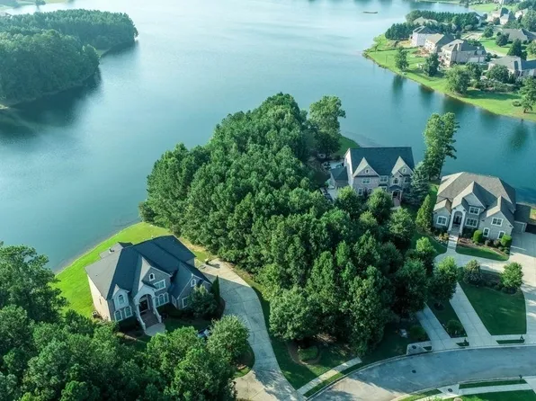 1720 Signature Ct, Hampton, GA 30228