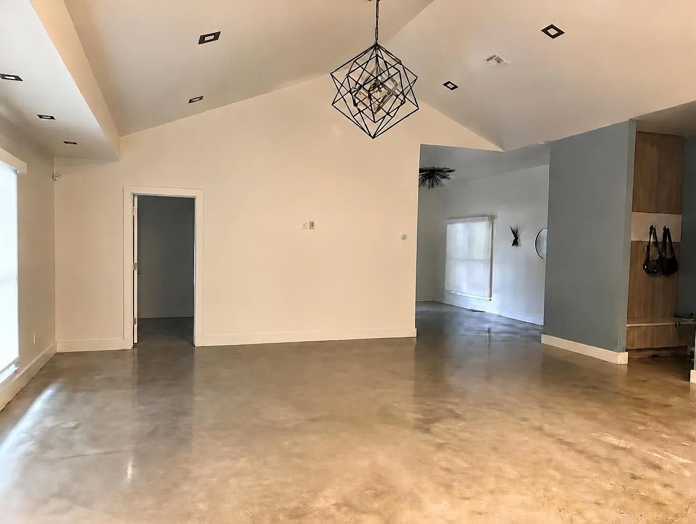 4 bed, 2937 sqft, $4,500 — Photo 4
