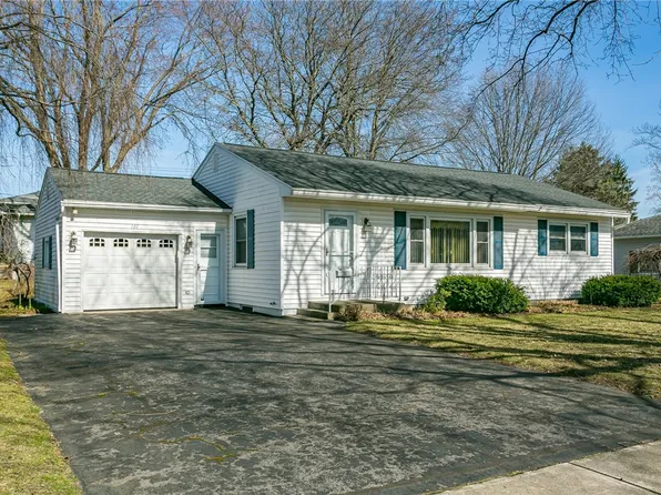 161 Spruce Ln, Rochester, NY 14622