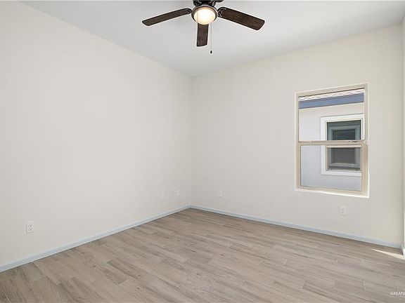 3rd image of 1001 W La Pointe Ave