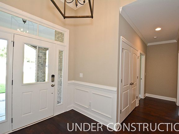 5th image of 160 Sanibel Cir