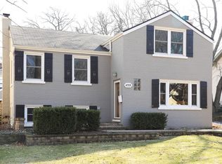 4725 Linscott Ave, Downers Grove, IL 60515