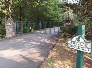 28 Oak Ridge Way, Ellijay, GA 30536