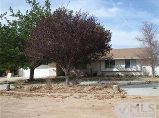 10727 Kiavan Rd, Apple Valley, CA 92308