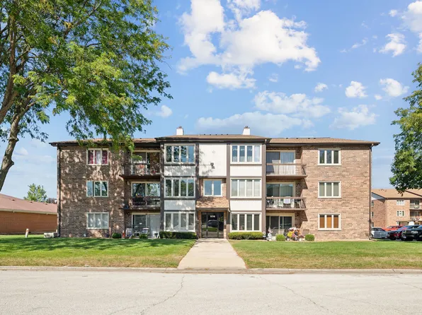 5016 Circle Ct APT 1107, Crestwood, IL 60418