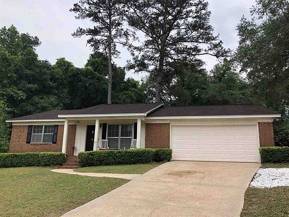 2nd image of 3120 Dunkeld Pl
