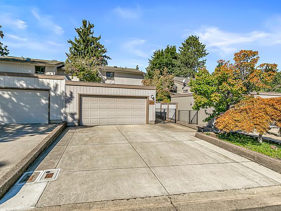 5th image of 204 Mount Echo Dr