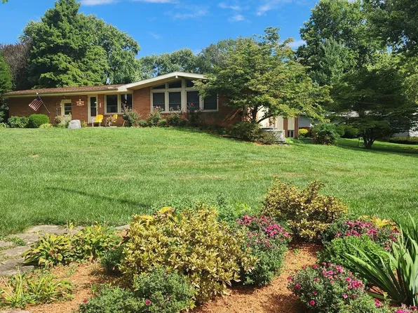 2263 E Shawnee Dr, Vincennes, IN 47591