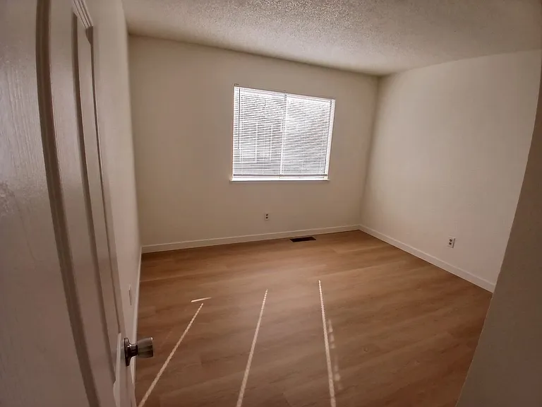 1940 Grande Cir #63 — Photo 23