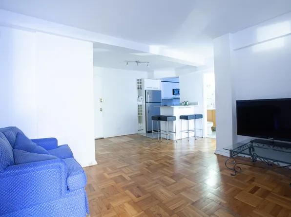 321 East 45th Street image 1 of 16