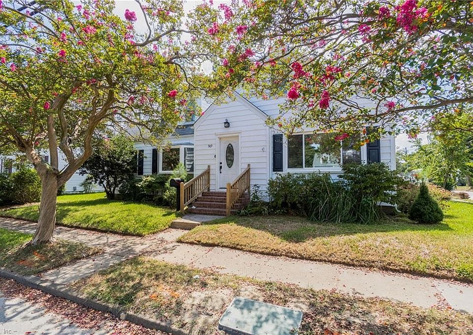 Charming street view of 969 Norview Ave.