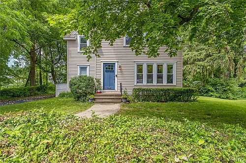 562 Buckingham Ave Photo 1