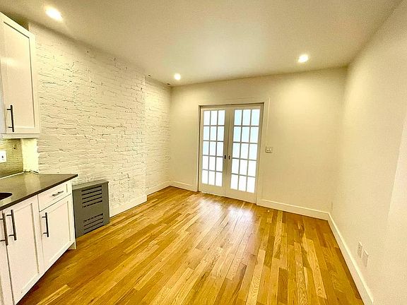 4th image of 222 E 27th St APT 16