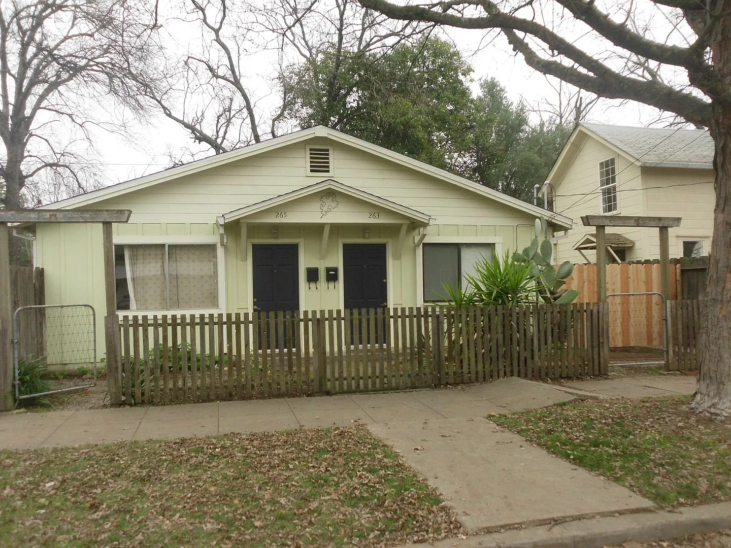 Cute 1 bed 1 bath duplex — Photo 3