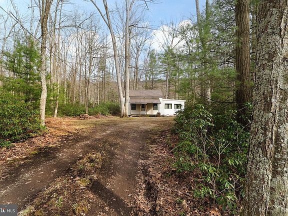 3rd image of 2469 Laurel Run Rd