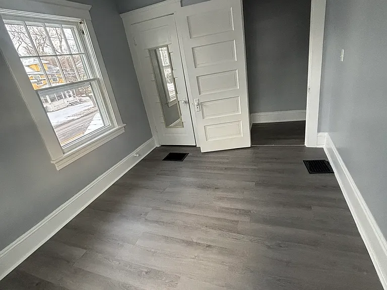 615 W Morrell St — Photo 8