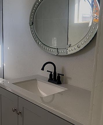 2nd image of 211 W Maricopa Rd