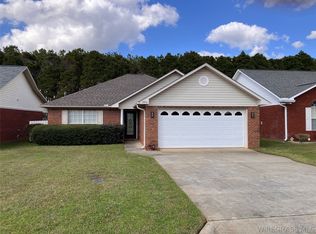 266 Windsor Garden Dr, Enterprise, AL 36330