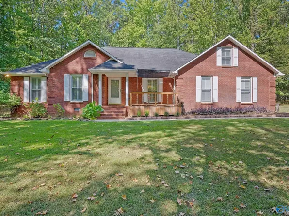 1615 Sibert Dr, Glencoe, AL 35905