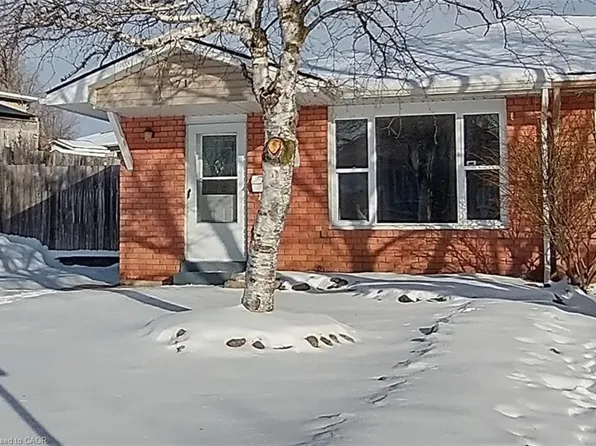 71 Nickolas Cres, Cambridge, ON N3C 3L7