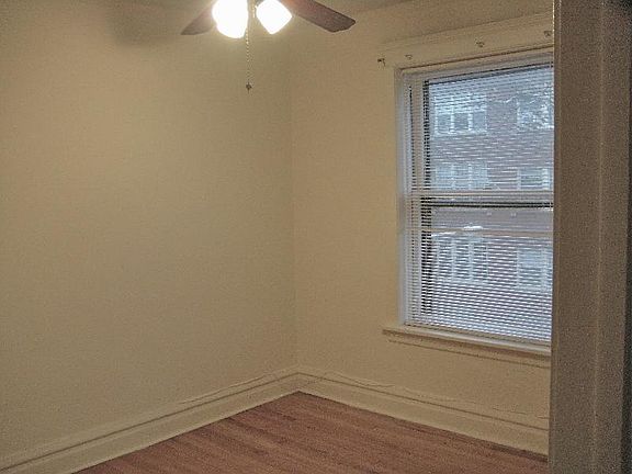 4th image of 1257 W Newport Ave