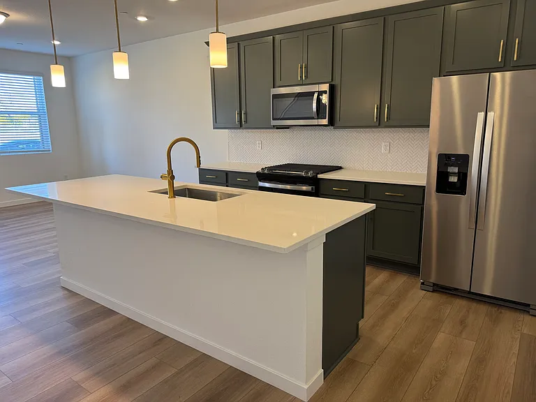 764 Nob Hill Ln — Photo 8