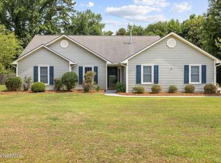 4910 Woodbrook Dr, New Bern, NC 28562