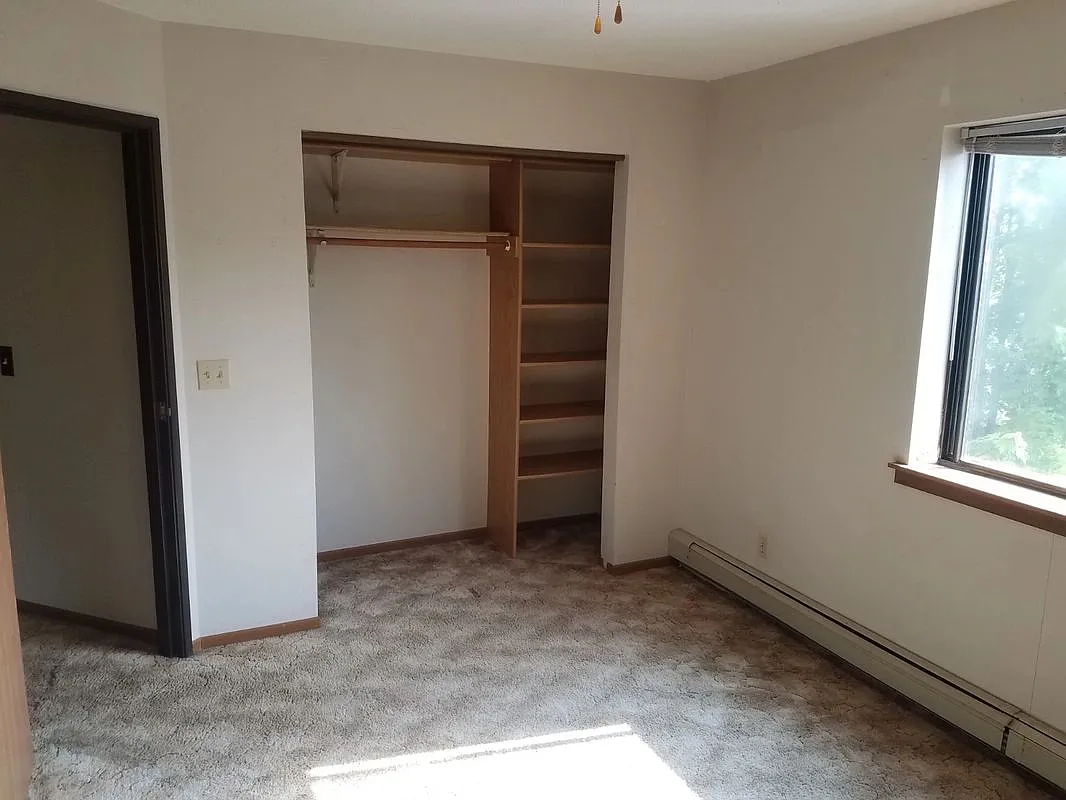 4 bed, $1,450 — Photo 4