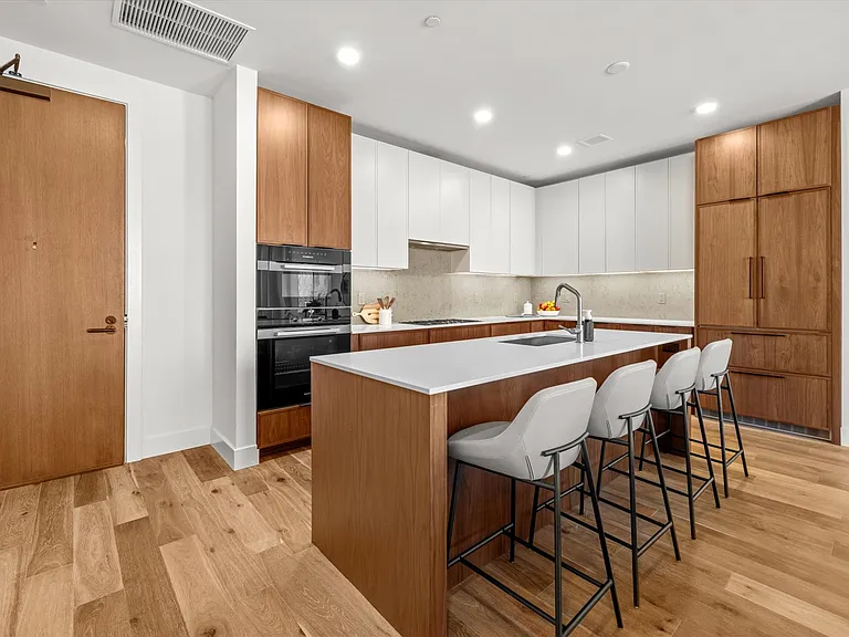 566 Columbus Ave #506 — Photo 8