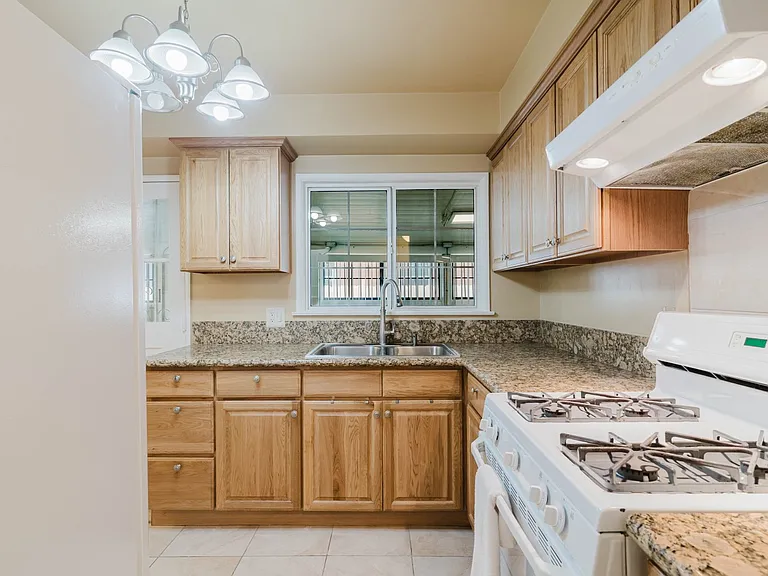 6024 Coldwater Canyon Ave — Photo 11