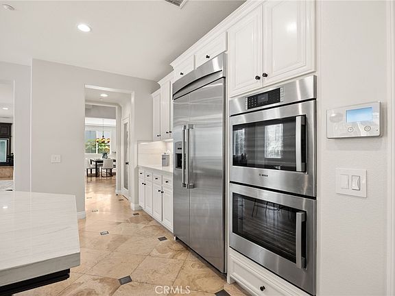 4th image of 2761 E Stearns St