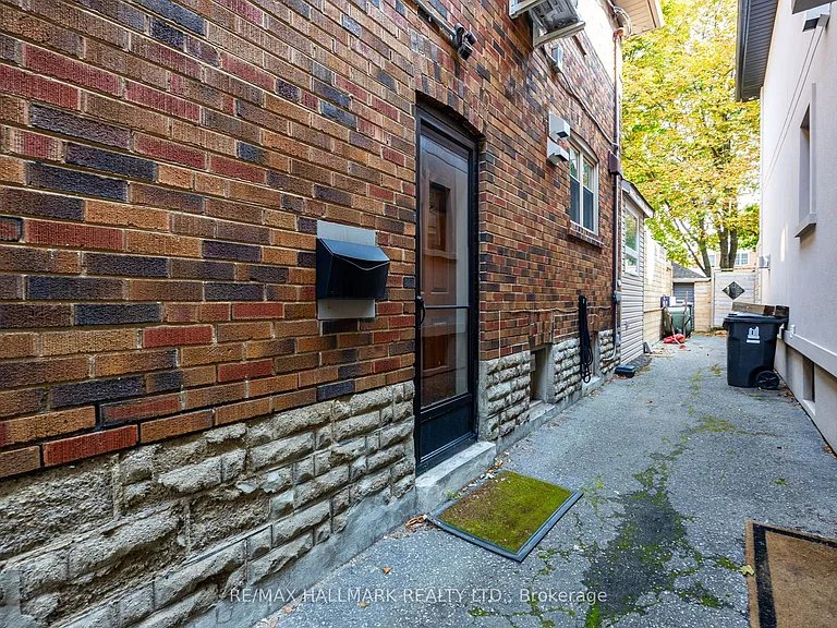 15 McNairn Ave — Photo 44