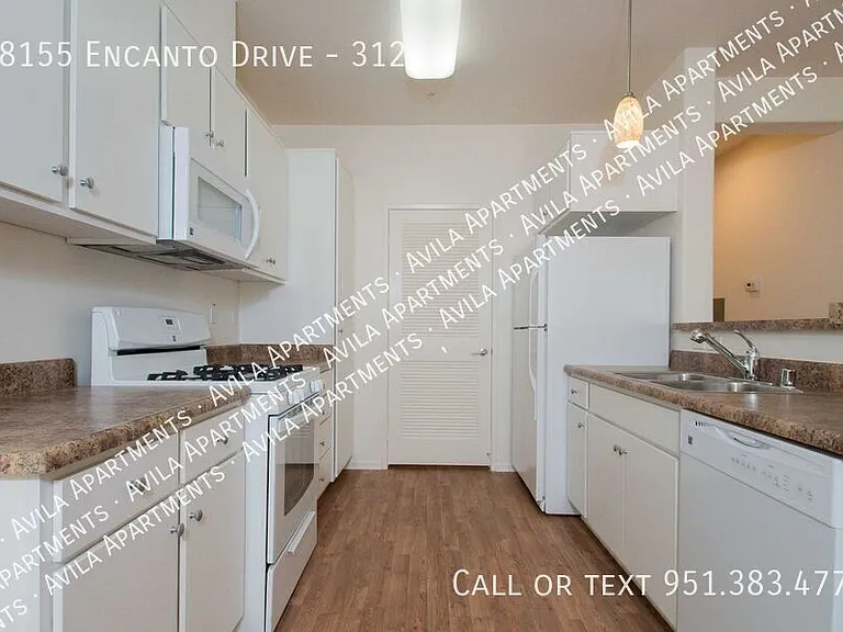 Avila Apartment Homes — Photo 22