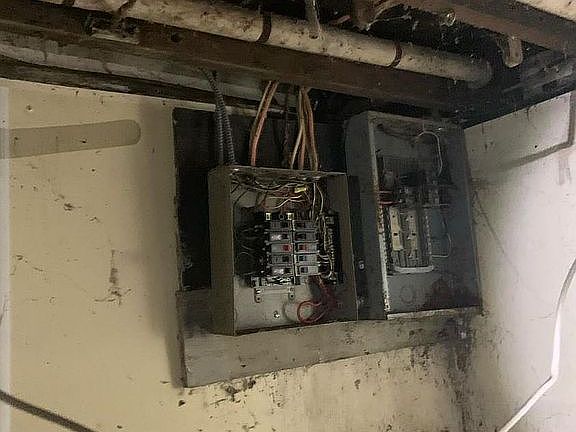 3rd image of 10731 Morison Ave