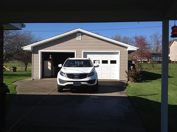 2nd image of 1013 Raven Ave