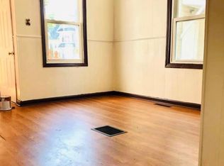 40 Smith St, Lowell, MA 01851