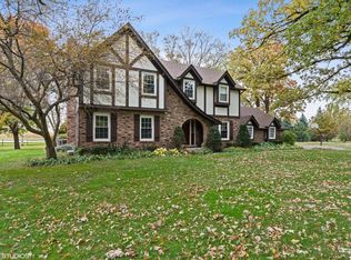 42W718 Jens Jensen Ln, Saint Charles, IL 60175