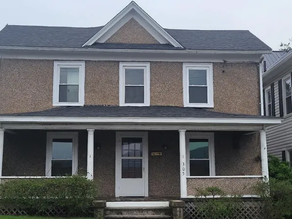 305 E Chestnut St, Covington, VA 24426
