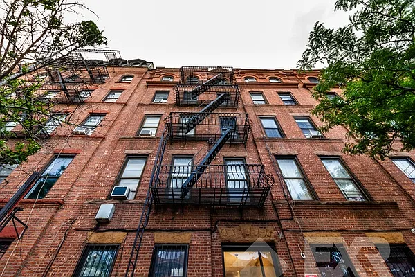 Rented by EXR | media 11