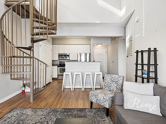 2nd image of 2502 Leon St APT 506