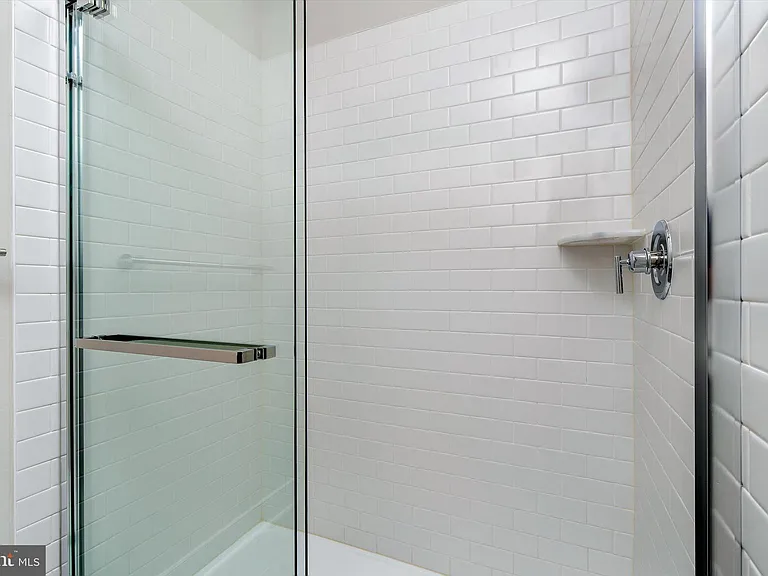 2906 Justin Dr — Photo 24