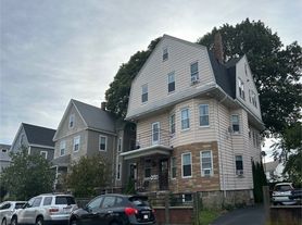 20 Newburg St, Boston, MA
