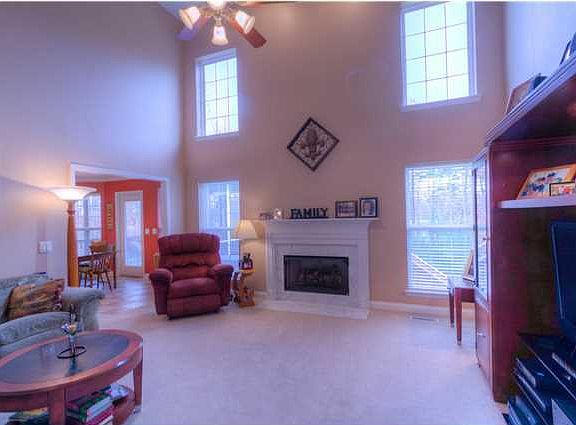4th image of 1010 Cody Ln #6
