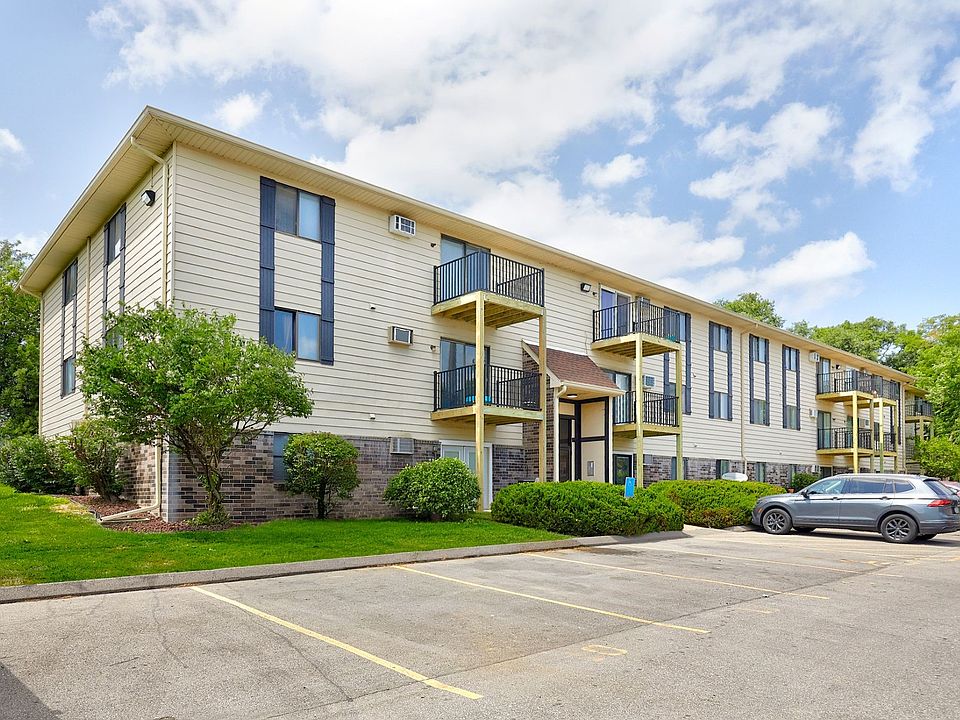 1st image of 1831 Fuller Rd APT 20