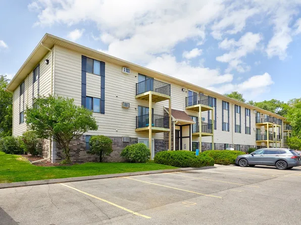 1831 Fuller Rd APT 20, West Des Moines, IA 50265