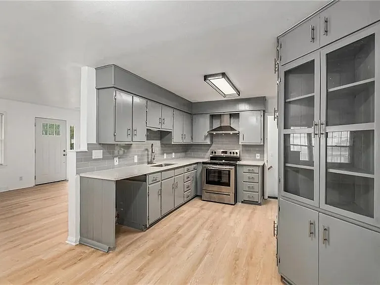 321 NW 22nd Street Ter — Photo 5