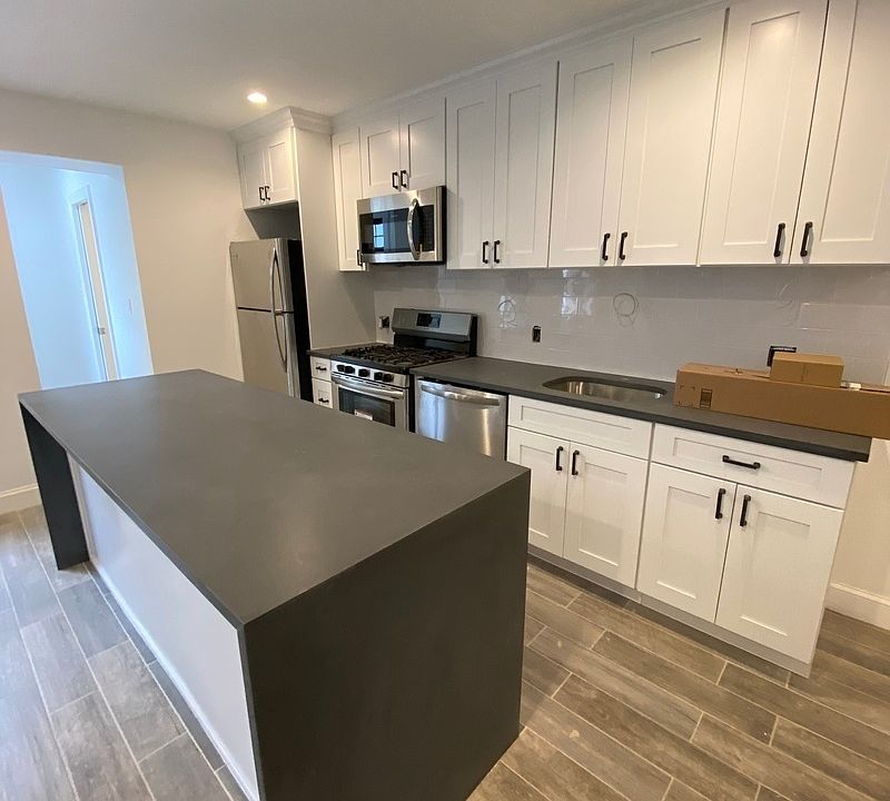 2nd image of 24-17 Ditmars Blvd #1R