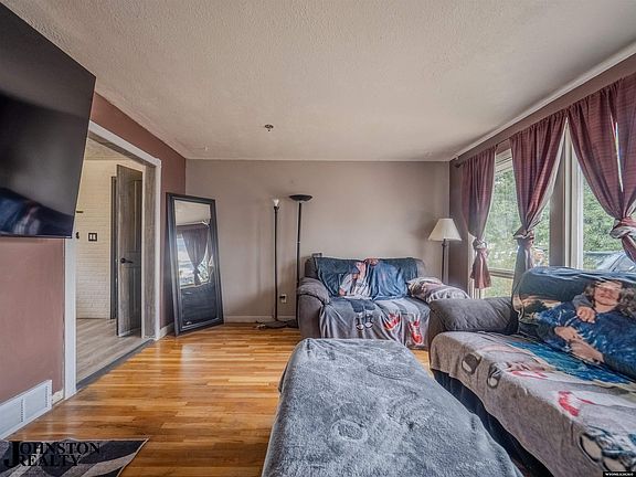 5th image of 1421 Ivy Ln
