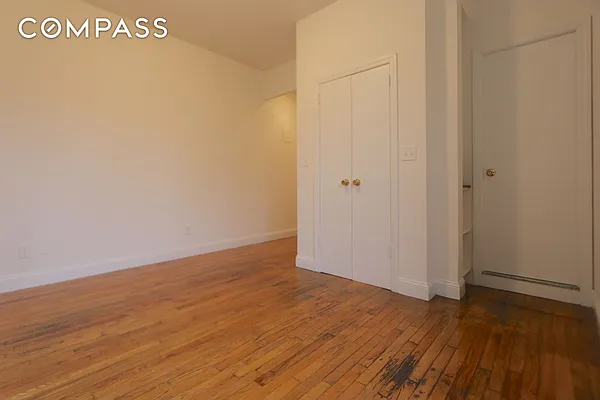 Rented by Compass | media 22