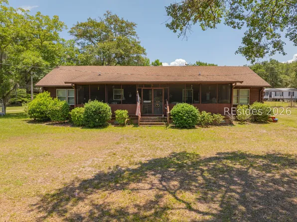 3958 Pineland Rd, Varnville, SC 29944